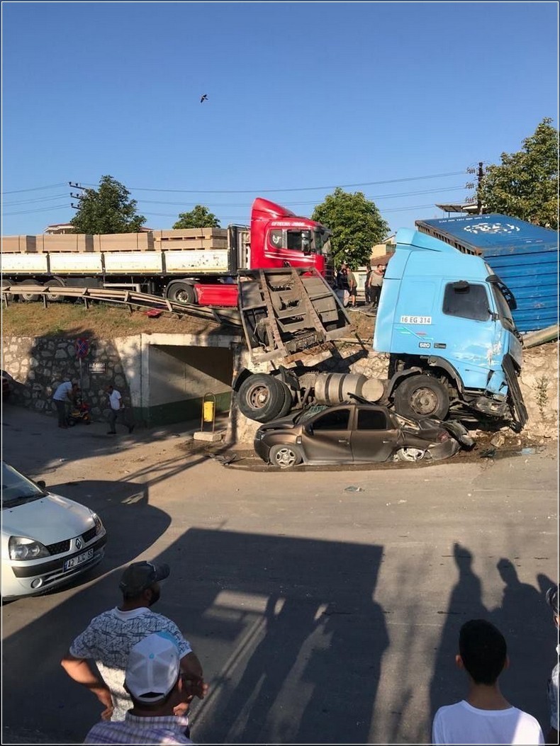 Bursa Ovaakça’da bir kaza meydana geldi.