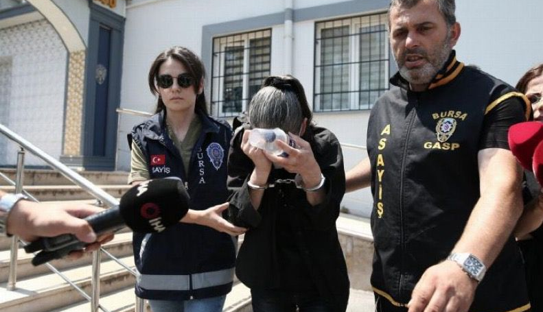 Bursa’da yeğenini çöp evde kilitli tutan teyze tutuklandı.
