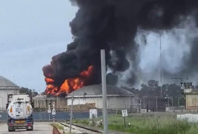 İran, Hayfa Rafinerisi’ni vurdu